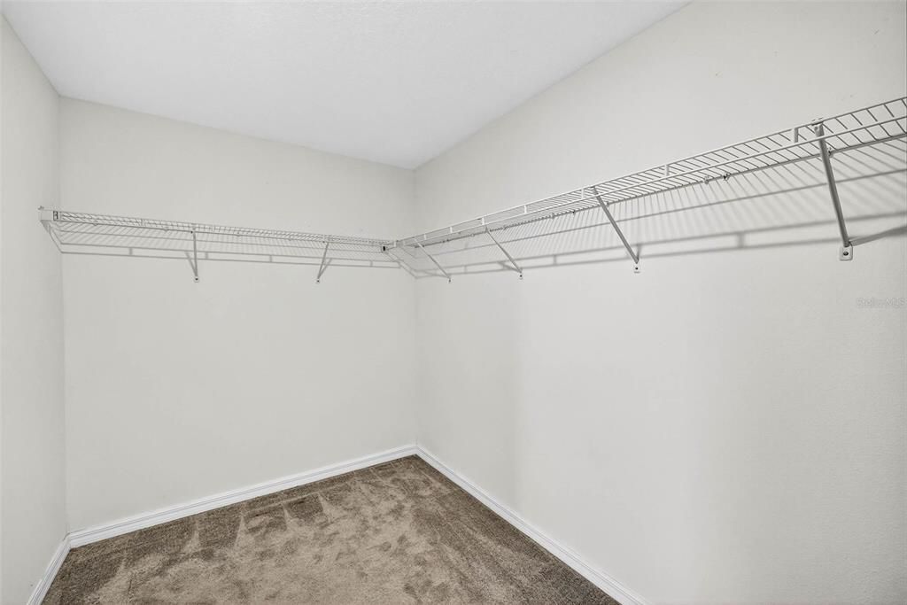 For Sale: $415,000 (4 beds, 2 baths, 1939 Square Feet)