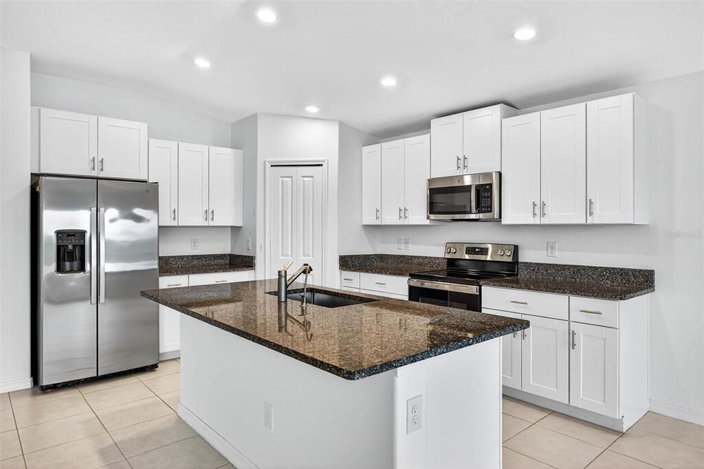 For Sale: $415,000 (4 beds, 2 baths, 1939 Square Feet)