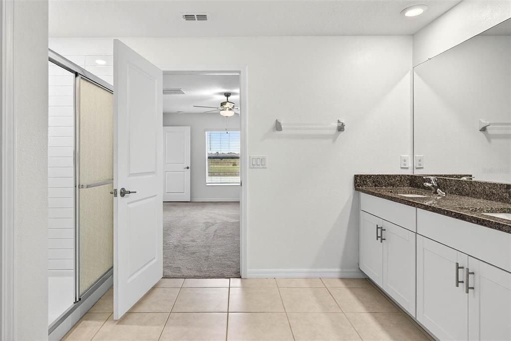 For Sale: $415,000 (4 beds, 2 baths, 1939 Square Feet)