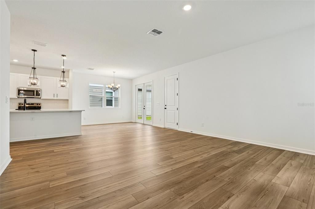 For Sale: $469,990 (4 beds, 3 baths, 2043 Square Feet)