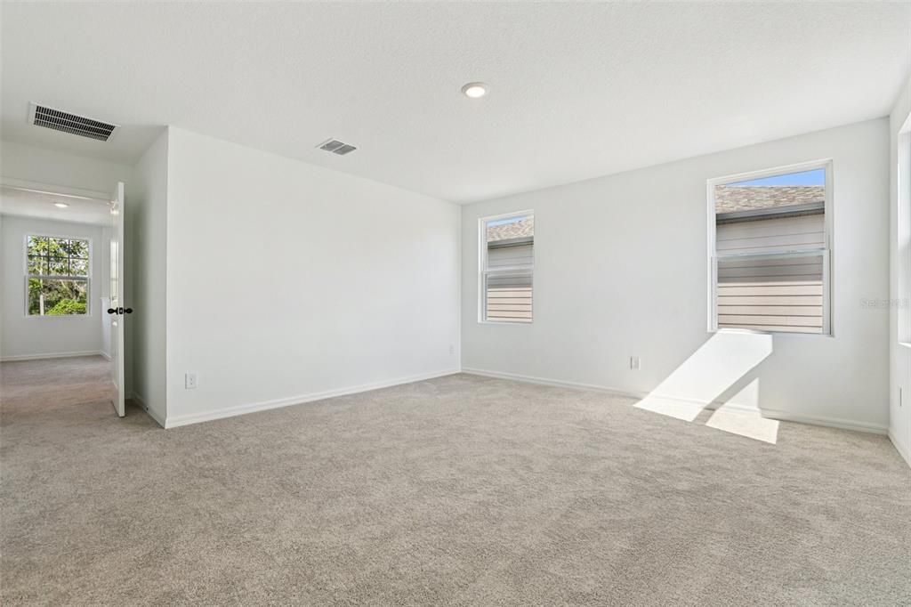 For Sale: $469,990 (4 beds, 3 baths, 2043 Square Feet)