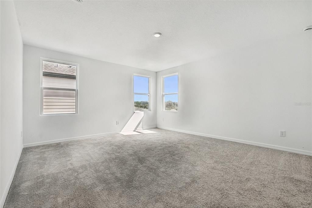 For Sale: $469,990 (4 beds, 3 baths, 2043 Square Feet)