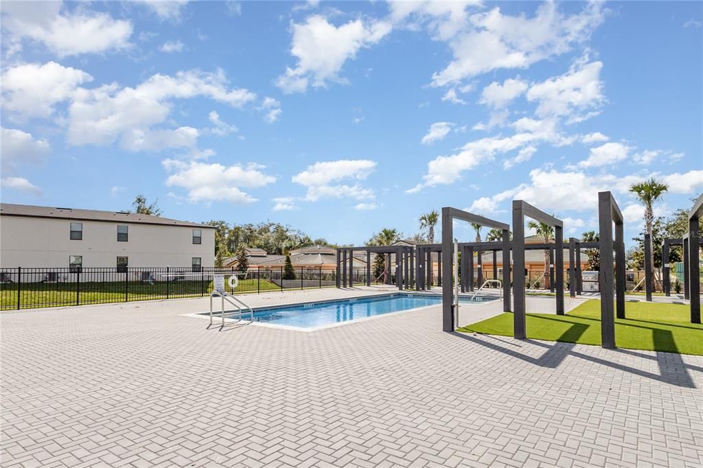 出租: $2,200 (3 贝兹, 3 浴室, 1360 平方英尺)