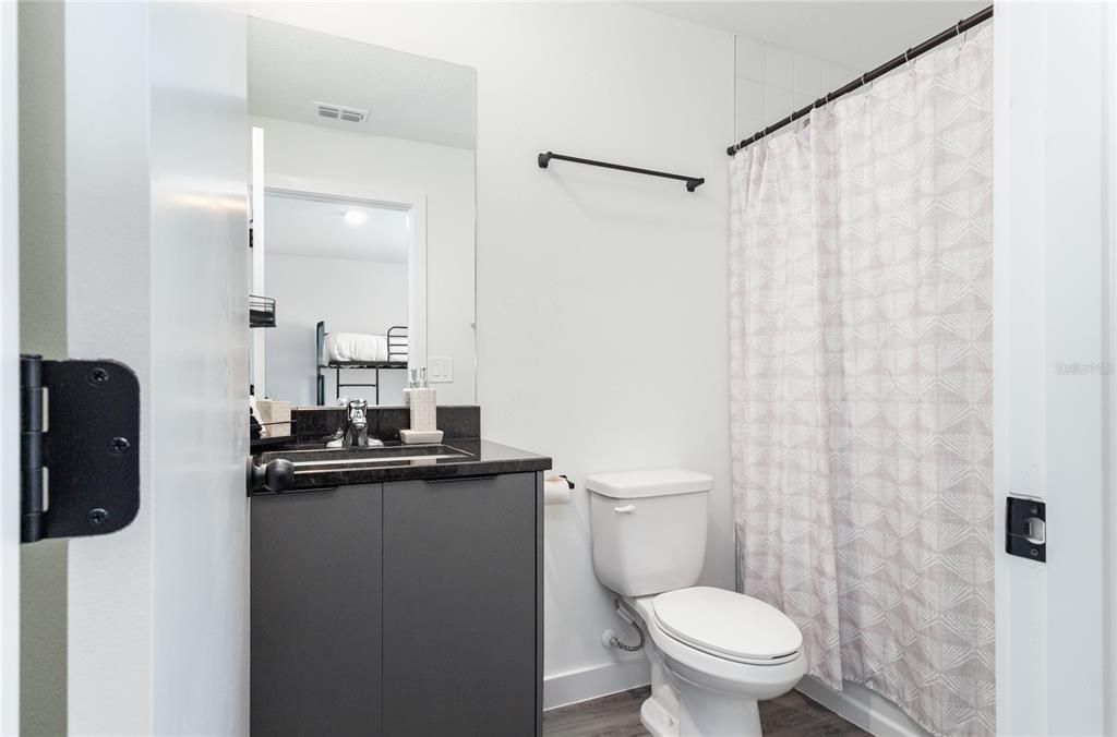 出租: $2,200 (3 贝兹, 3 浴室, 1360 平方英尺)