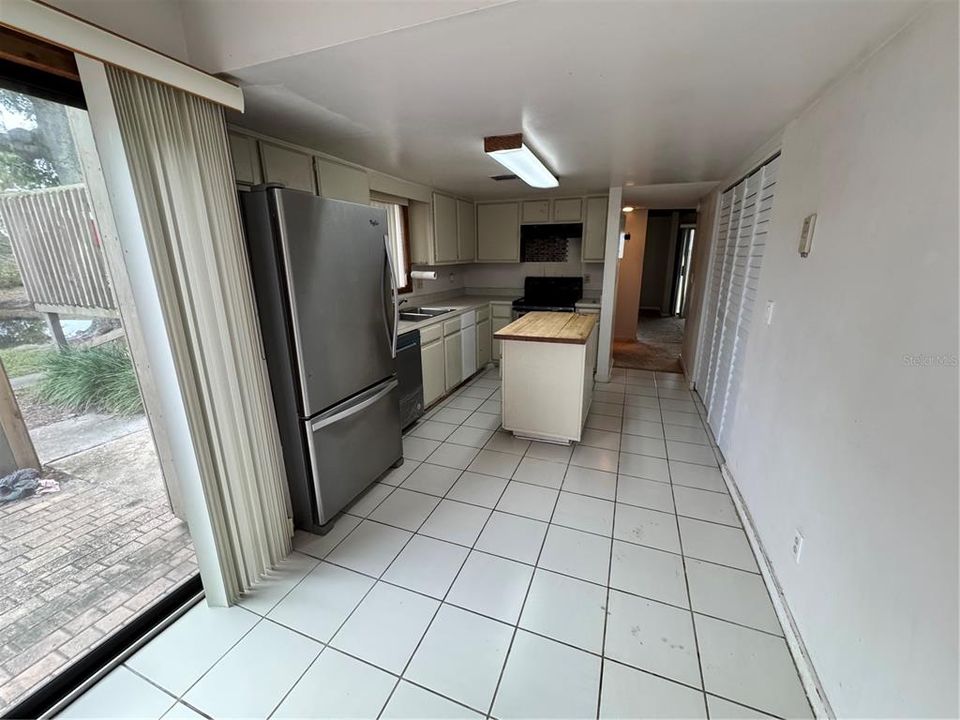 For Sale: $130,000 (3 beds, 2 baths, 1379 Square Feet)