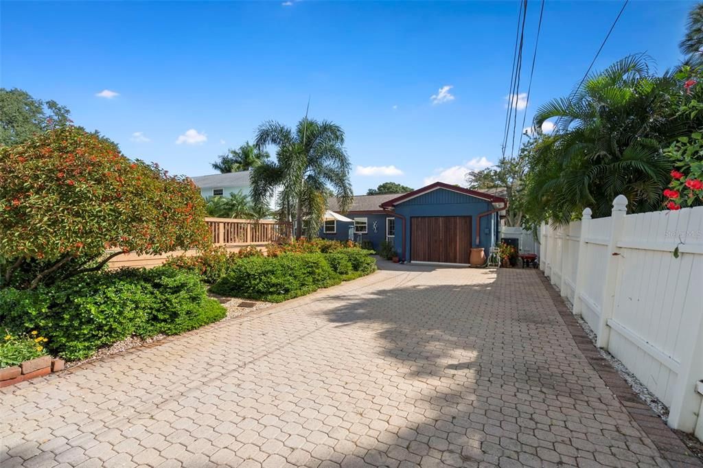 For Sale: $490,000 (3 beds, 2 baths, 1300 Square Feet)