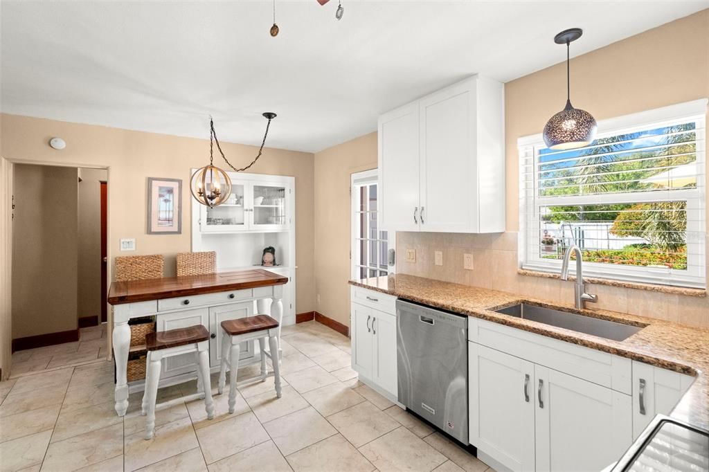 For Sale: $490,000 (3 beds, 2 baths, 1300 Square Feet)