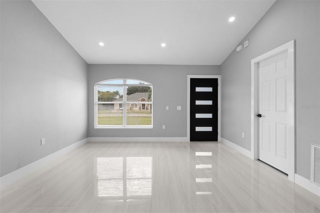 For Sale: $349,900 (3 beds, 2 baths, 1510 Square Feet)