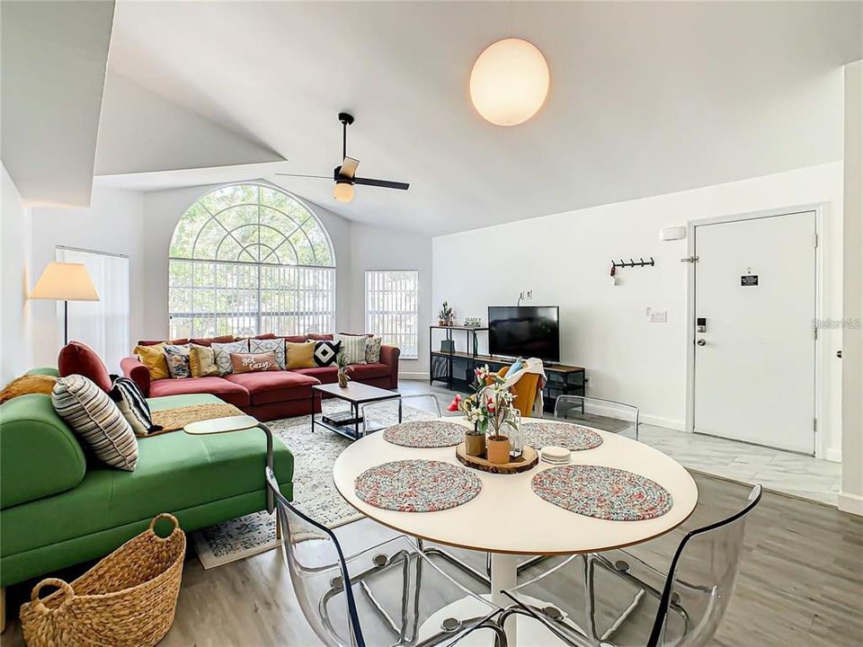 For Rent: $1,890 (3 beds, 2 baths, 1275 Square Feet)