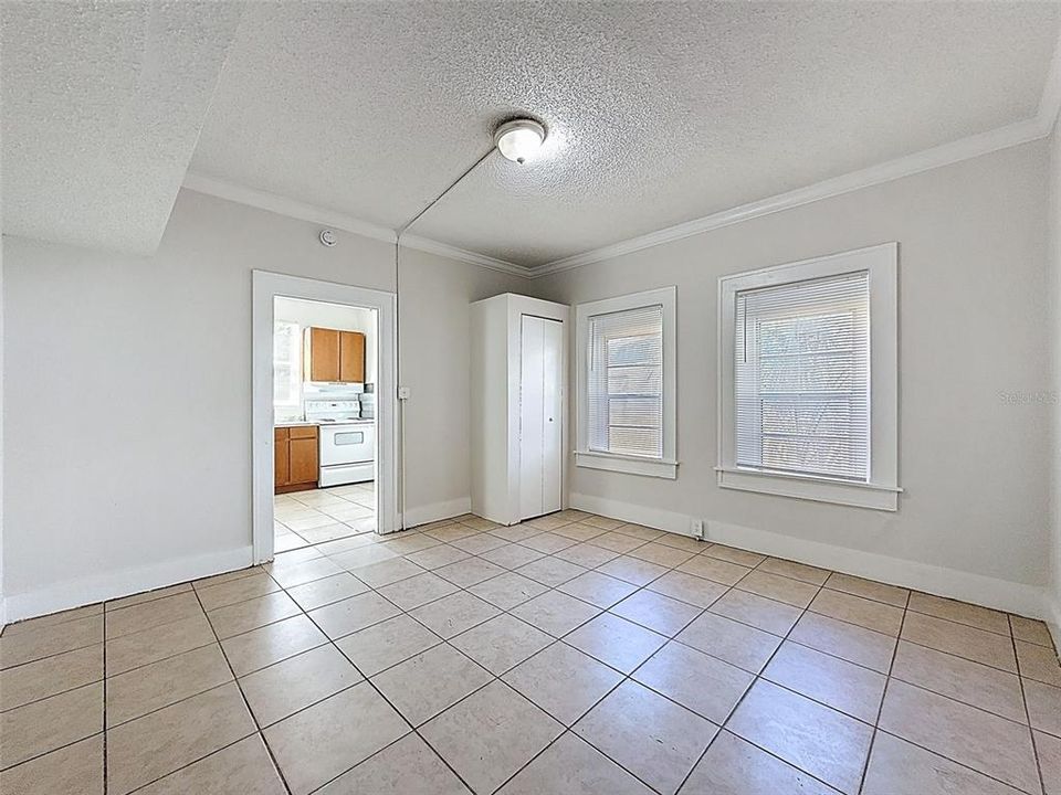 Active With Contract: $225,000 (3 beds, 1 baths, 1212 Square Feet)