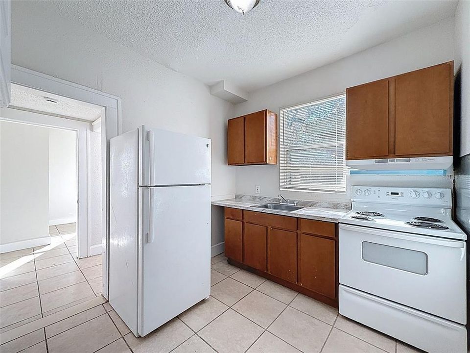 Active With Contract: $225,000 (3 beds, 1 baths, 1212 Square Feet)