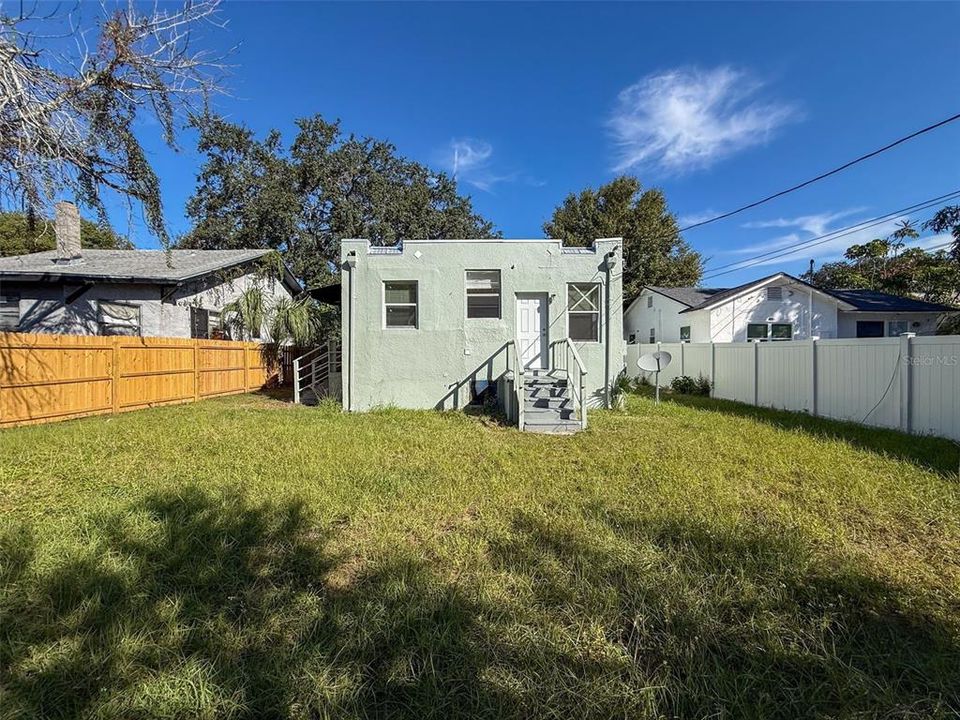 Active With Contract: $225,000 (3 beds, 1 baths, 1212 Square Feet)