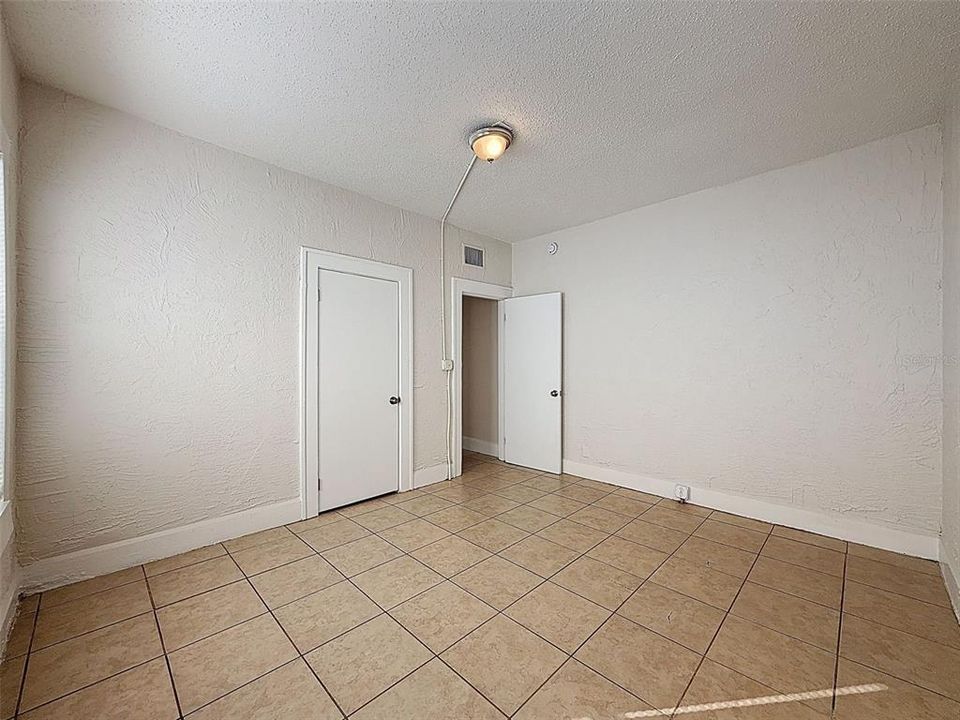 Active With Contract: $225,000 (3 beds, 1 baths, 1212 Square Feet)