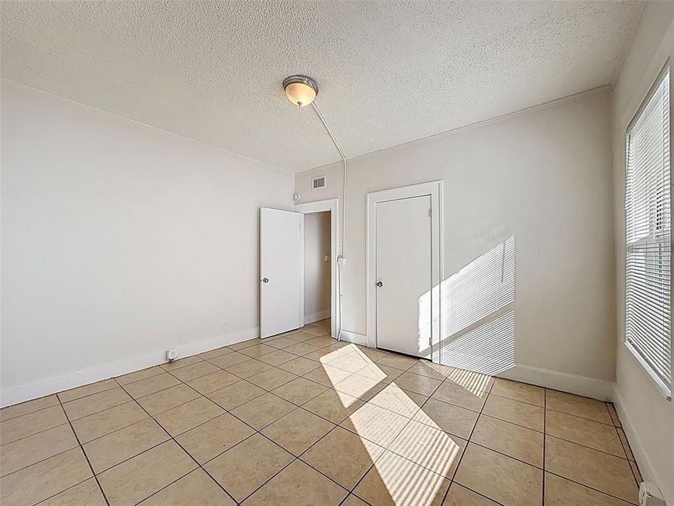 Active With Contract: $225,000 (3 beds, 1 baths, 1212 Square Feet)