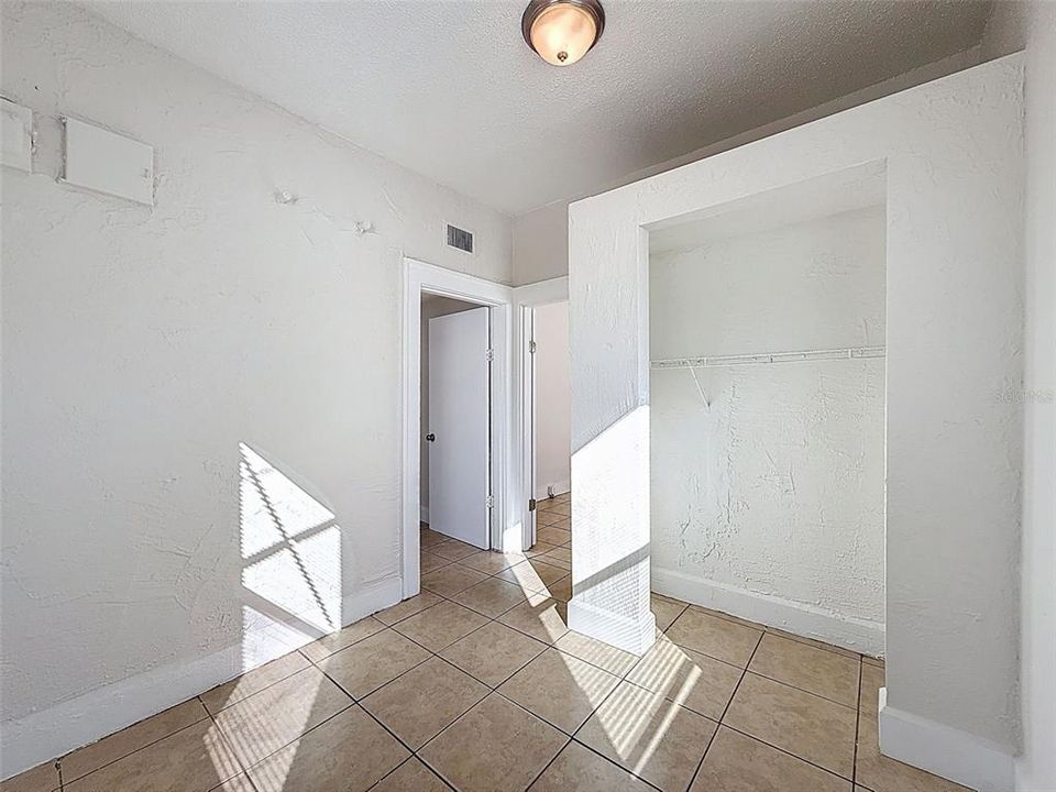 Active With Contract: $225,000 (3 beds, 1 baths, 1212 Square Feet)