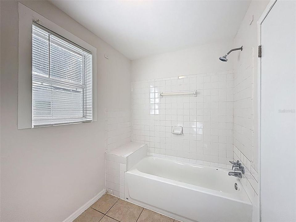 Active With Contract: $225,000 (3 beds, 1 baths, 1212 Square Feet)