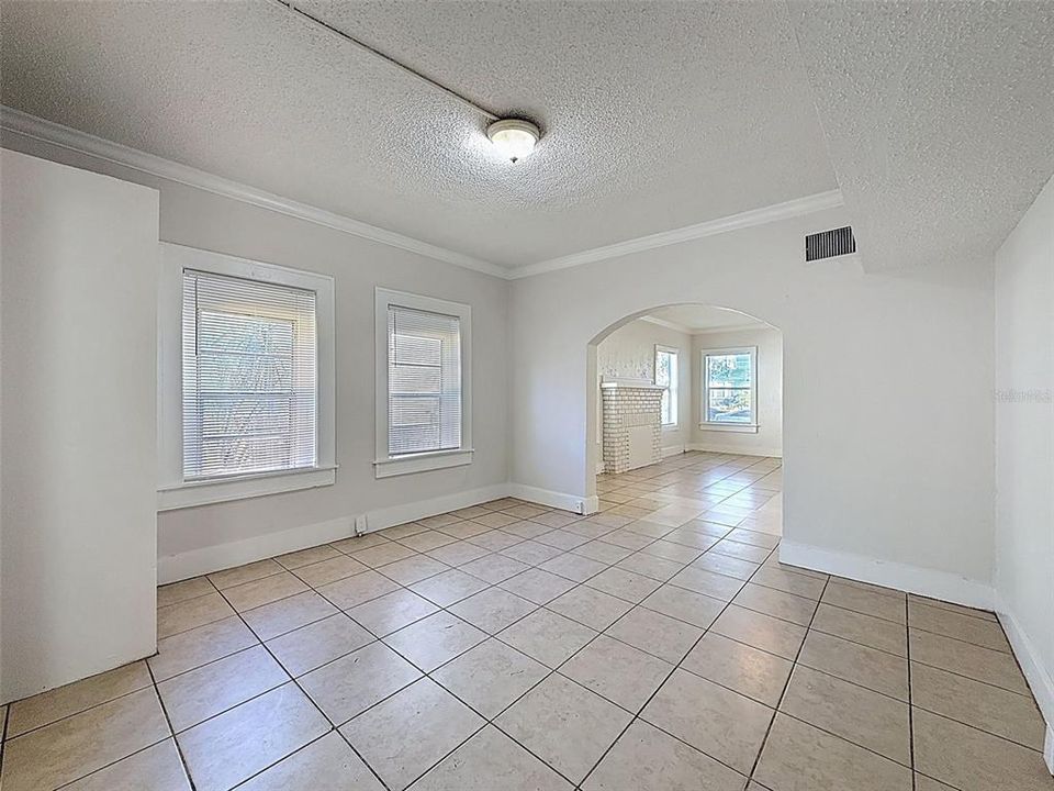 Active With Contract: $225,000 (3 beds, 1 baths, 1212 Square Feet)