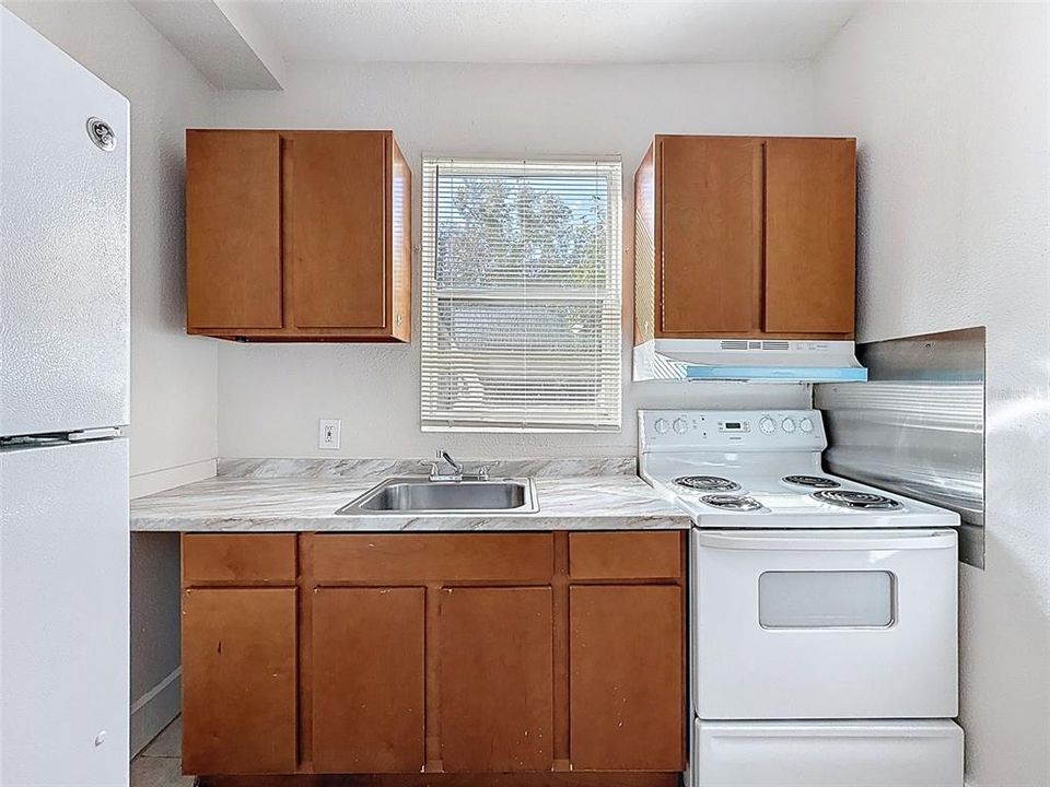 Active With Contract: $225,000 (3 beds, 1 baths, 1212 Square Feet)