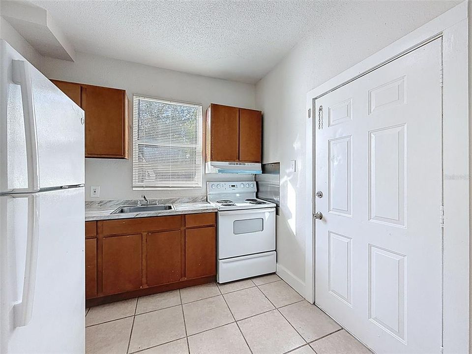 Active With Contract: $225,000 (3 beds, 1 baths, 1212 Square Feet)