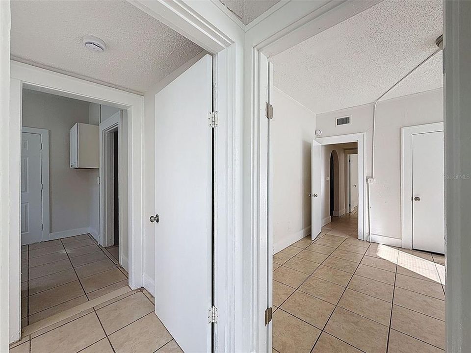 Active With Contract: $225,000 (3 beds, 1 baths, 1212 Square Feet)