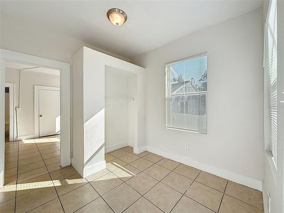 Active With Contract: $225,000 (3 beds, 1 baths, 1212 Square Feet)