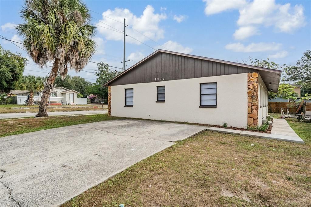 For Sale: $359,900 (4 beds, 2 baths, 1715 Square Feet)