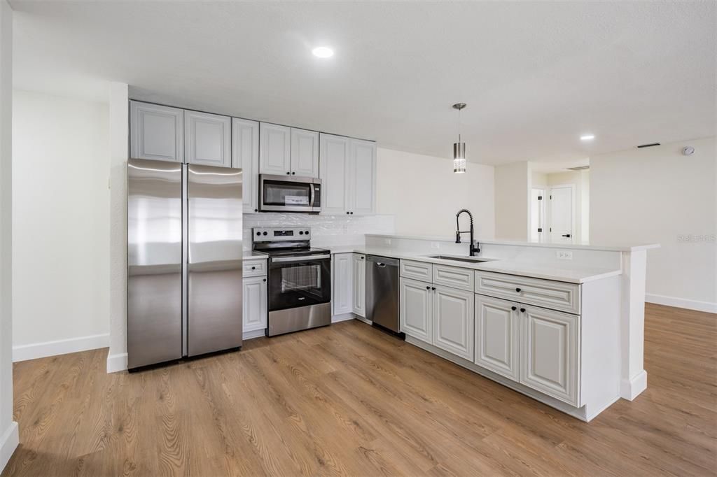 For Sale: $359,900 (4 beds, 2 baths, 1715 Square Feet)