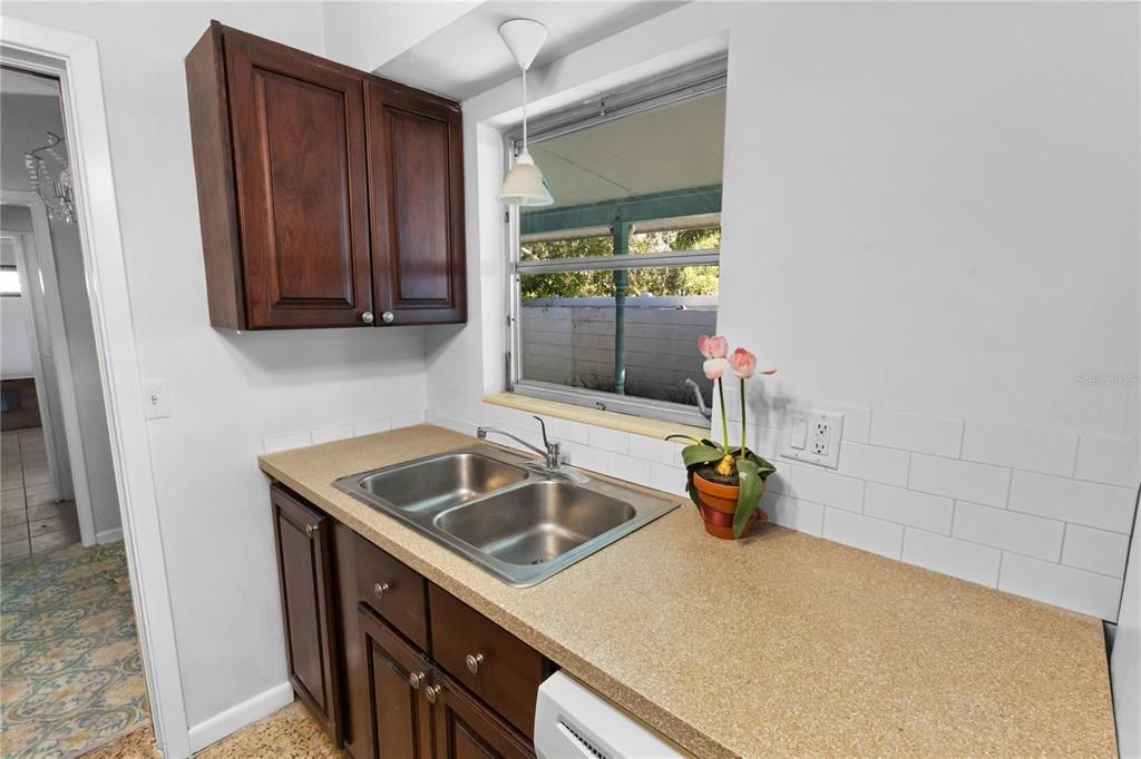 For Sale: $524,900 (4 beds, 2 baths, 2100 Square Feet)