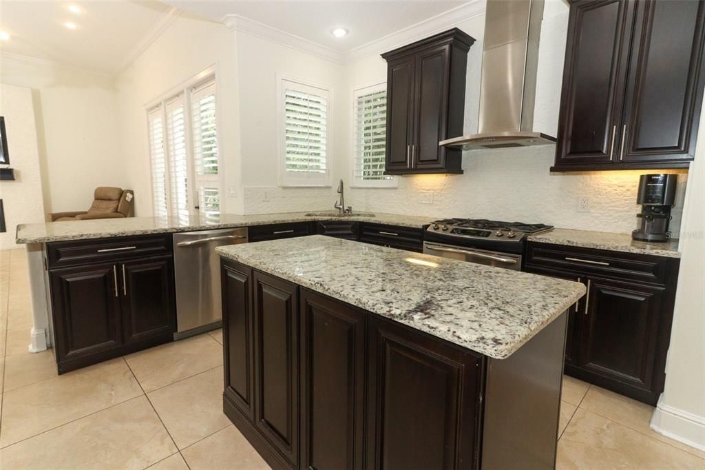 For Rent: $8,900 (4 beds, 5 baths, 3611 Square Feet)