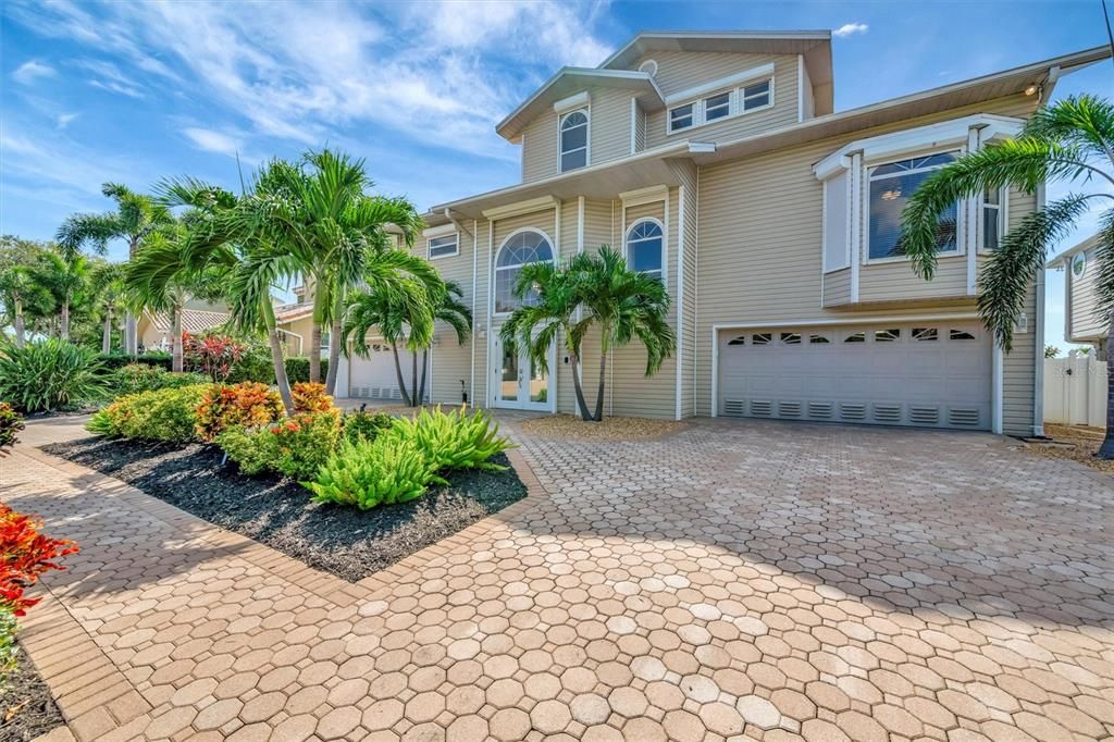 待售: $3,500,000 (5 贝兹, 5 浴室, 3891 平方英尺)