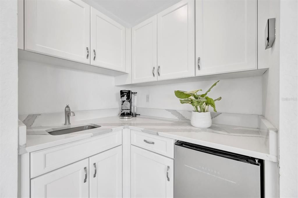 待售: $3,500,000 (5 贝兹, 5 浴室, 3891 平方英尺)