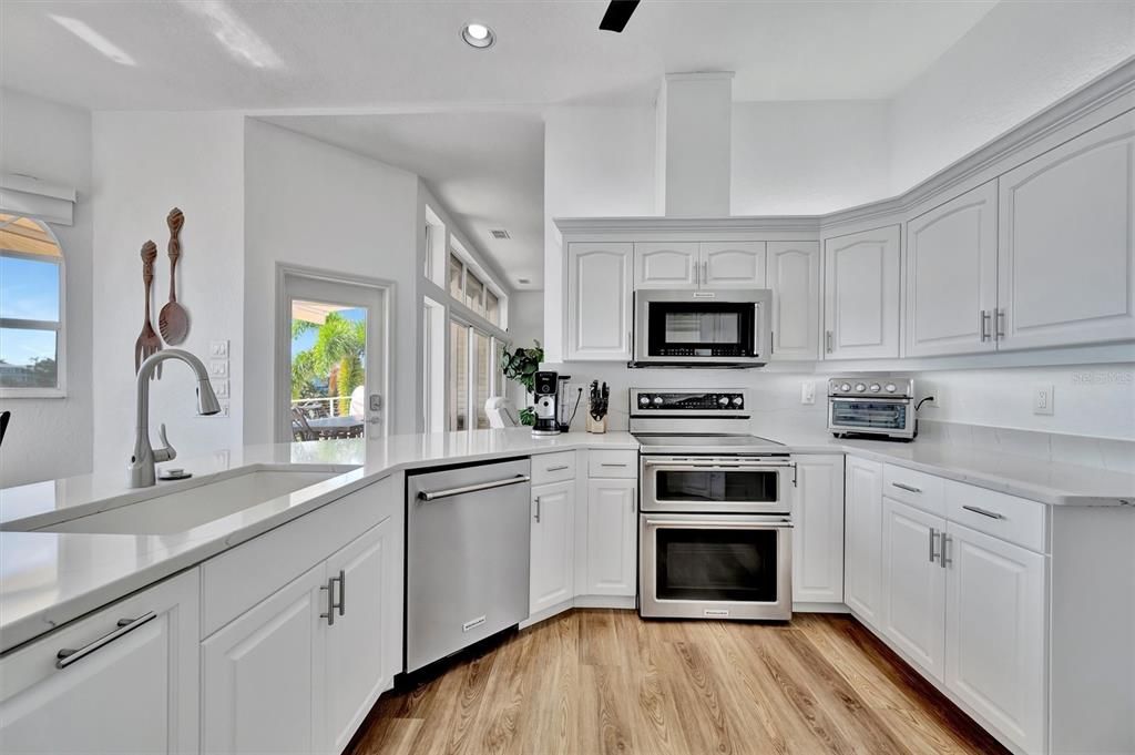 待售: $3,500,000 (5 贝兹, 5 浴室, 3891 平方英尺)