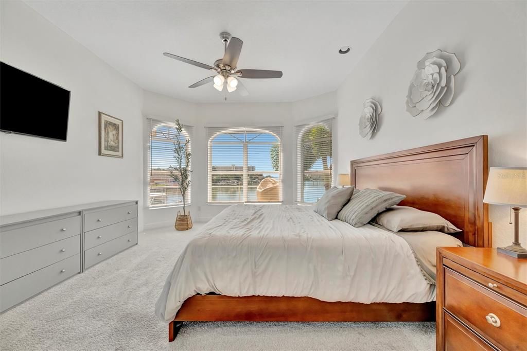 待售: $3,500,000 (5 贝兹, 5 浴室, 3891 平方英尺)