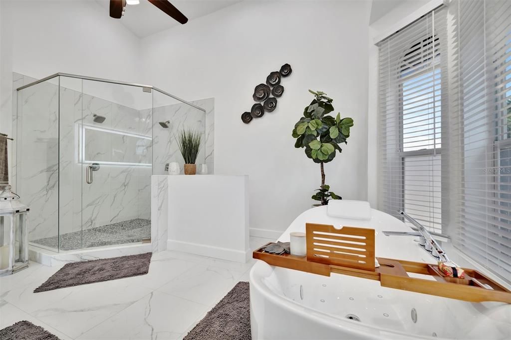 待售: $3,500,000 (5 贝兹, 5 浴室, 3891 平方英尺)