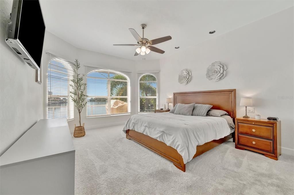 待售: $3,500,000 (5 贝兹, 5 浴室, 3891 平方英尺)