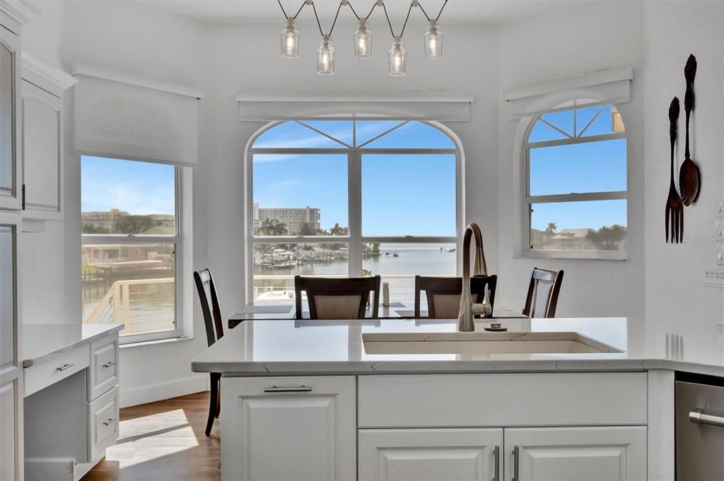 待售: $3,500,000 (5 贝兹, 5 浴室, 3891 平方英尺)