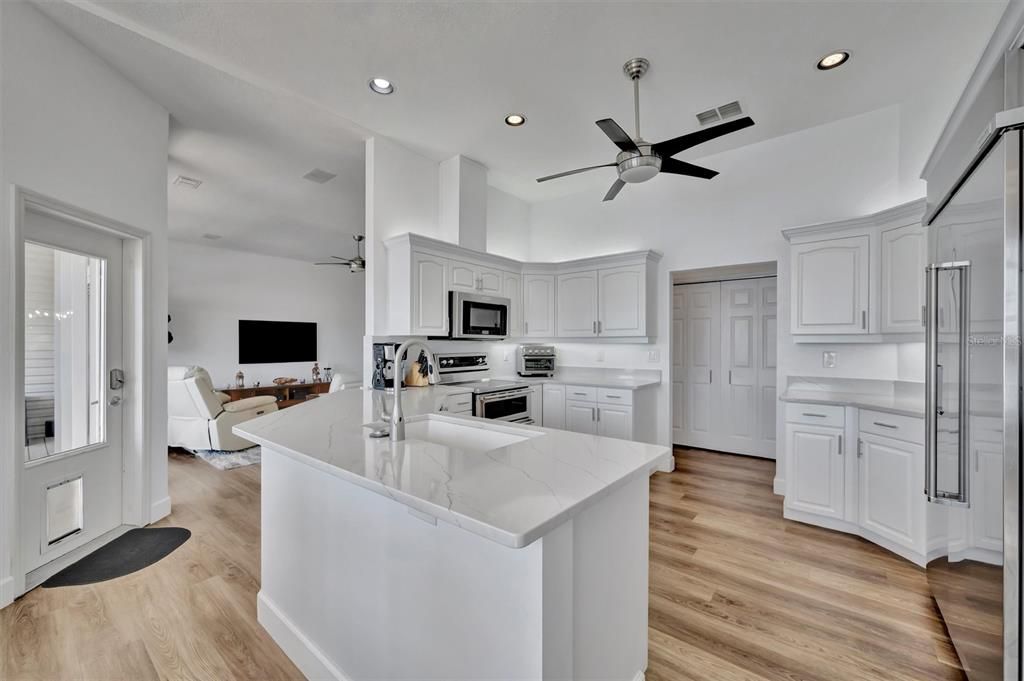 待售: $3,500,000 (5 贝兹, 5 浴室, 3891 平方英尺)