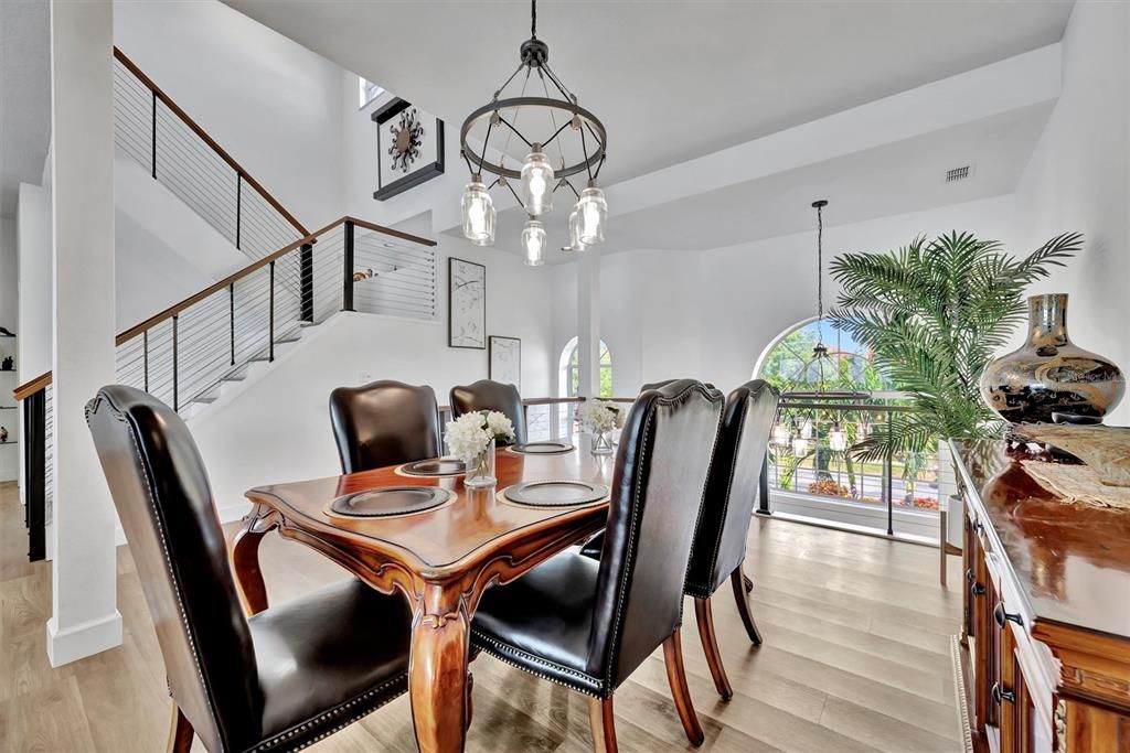 待售: $3,500,000 (5 贝兹, 5 浴室, 3891 平方英尺)