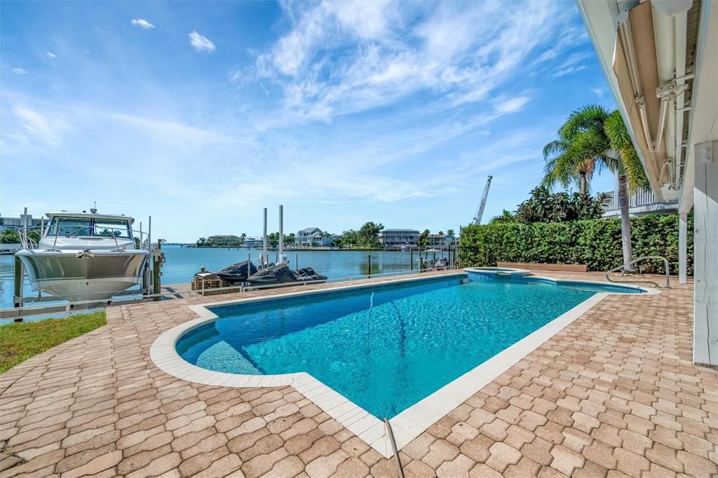 待售: $3,500,000 (5 贝兹, 5 浴室, 3891 平方英尺)