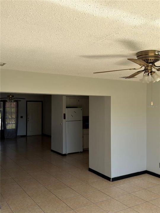 待售: $220,000 (3 贝兹, 2 浴室, 2006 平方英尺)