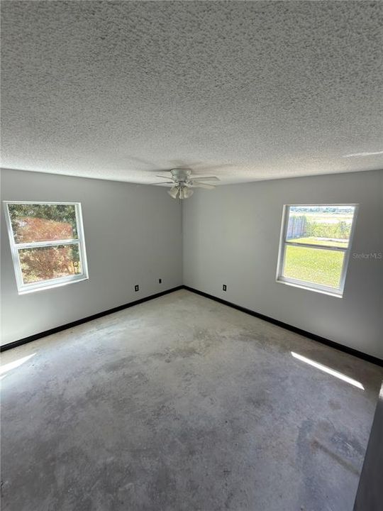 待售: $220,000 (3 贝兹, 2 浴室, 2006 平方英尺)