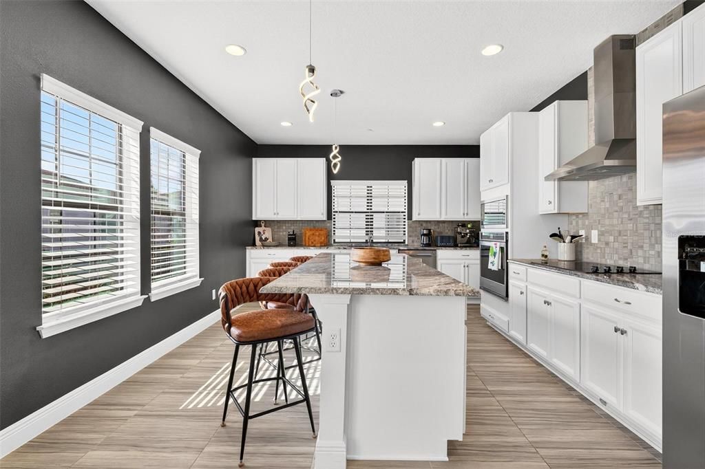 En Venta: $496,000 (4 camas, 3 baños, 2344 Pies cuadrados)