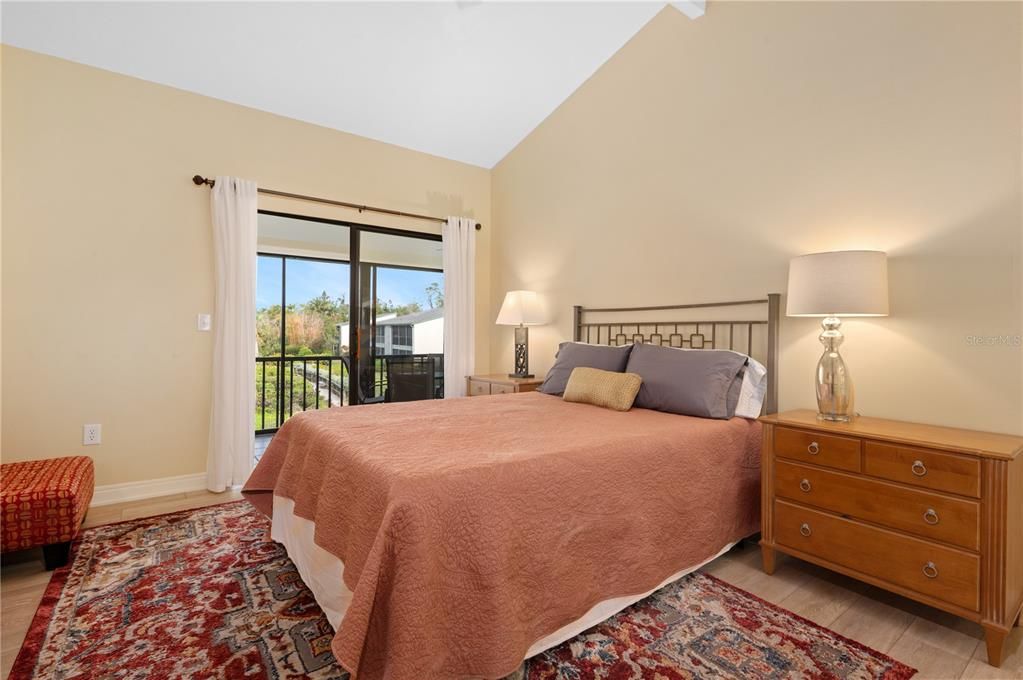 For Sale: $525,000 (2 beds, 2 baths, 1216 Square Feet)