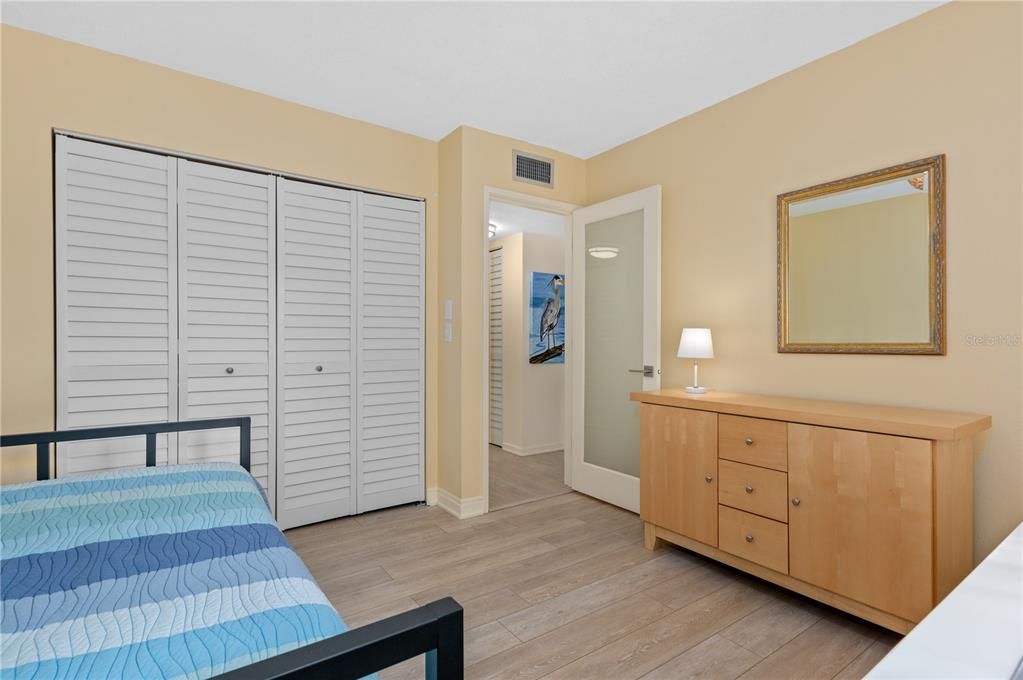 For Sale: $525,000 (2 beds, 2 baths, 1216 Square Feet)