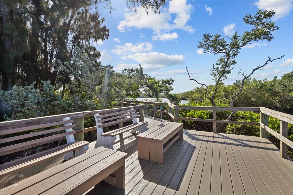 For Sale: $525,000 (2 beds, 2 baths, 1216 Square Feet)