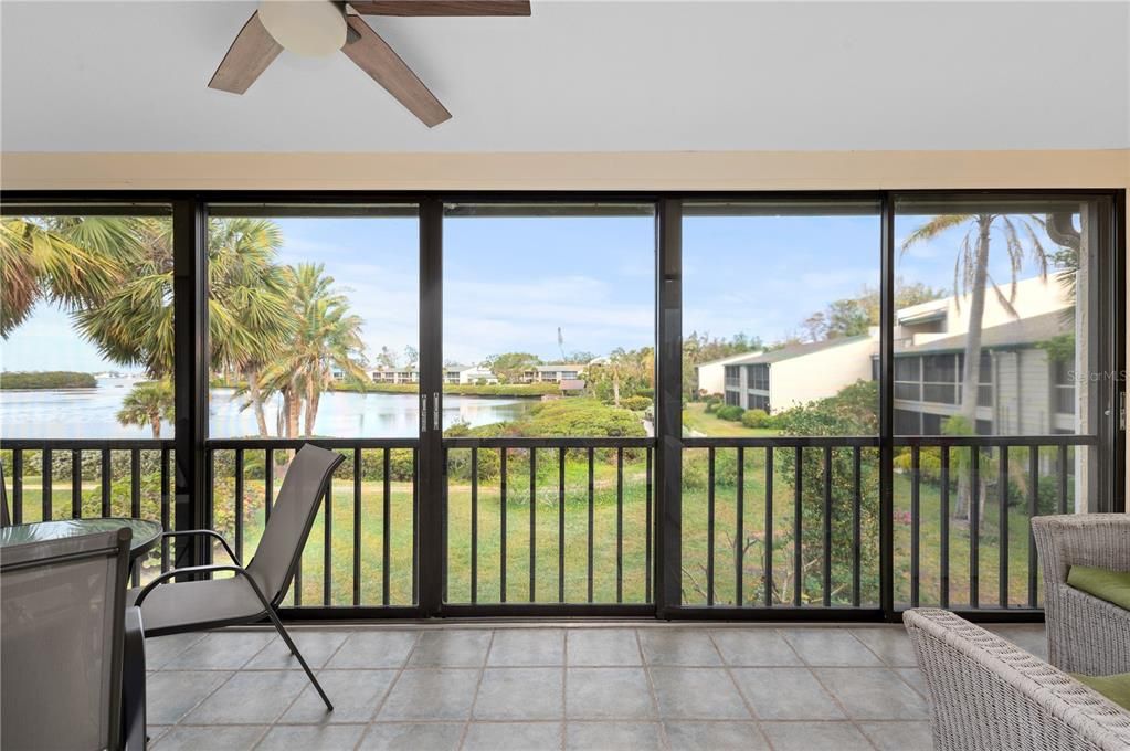 For Sale: $525,000 (2 beds, 2 baths, 1216 Square Feet)