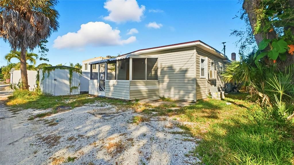 Active With Contract: $385,000 (2 beds, 2 baths, 1030 Square Feet)