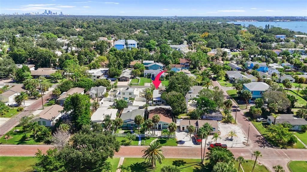 Active With Contract: $385,000 (2 beds, 2 baths, 1030 Square Feet)