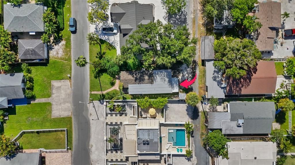 Active With Contract: $385,000 (2 beds, 2 baths, 1030 Square Feet)