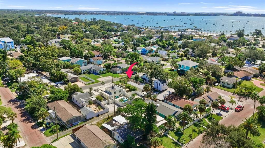 Active With Contract: $385,000 (2 beds, 2 baths, 1030 Square Feet)